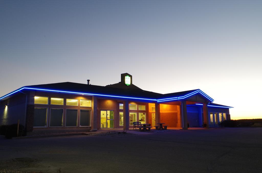 Bay Hill Inns & Suites Neepawa Kültér fotó
