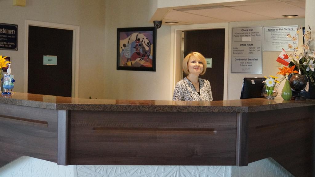 Bay Hill Inns & Suites Neepawa Kültér fotó