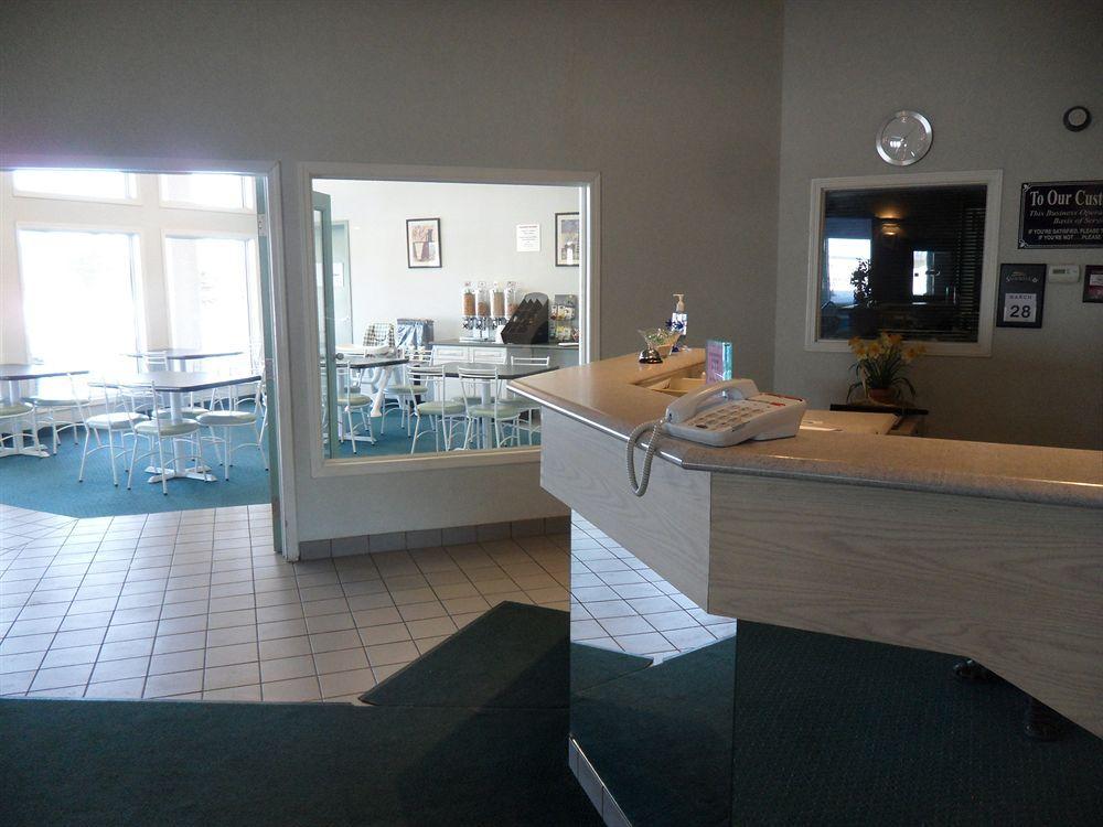 Bay Hill Inns & Suites Neepawa Kültér fotó