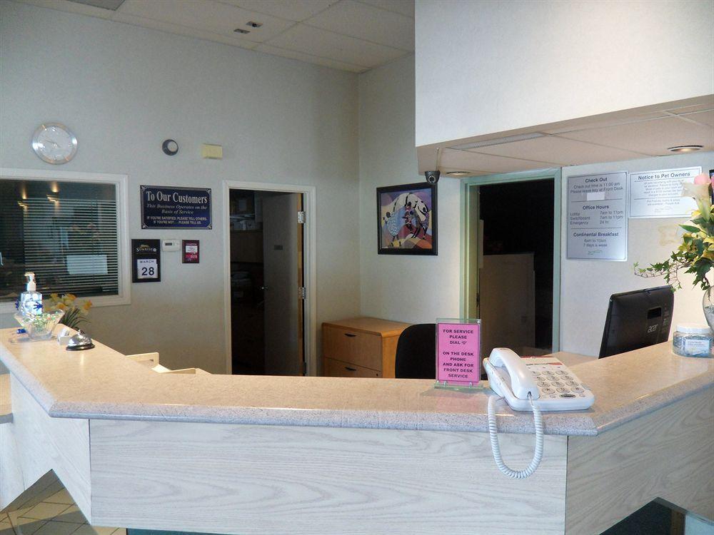 Bay Hill Inns & Suites Neepawa Kültér fotó