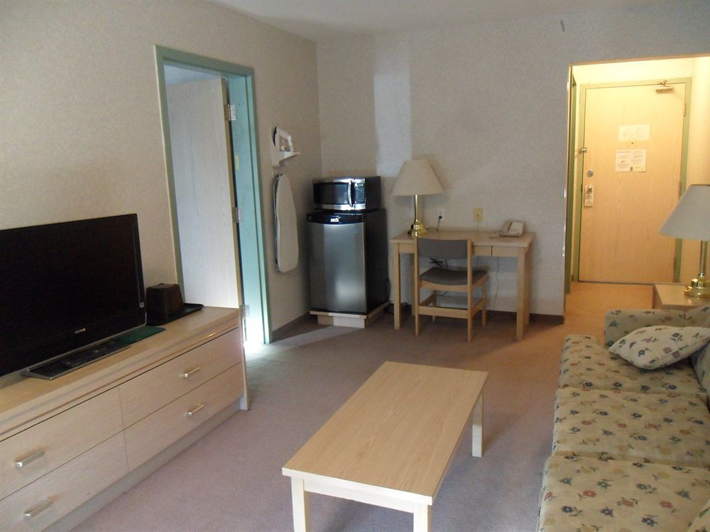 Bay Hill Inns & Suites Neepawa Kültér fotó