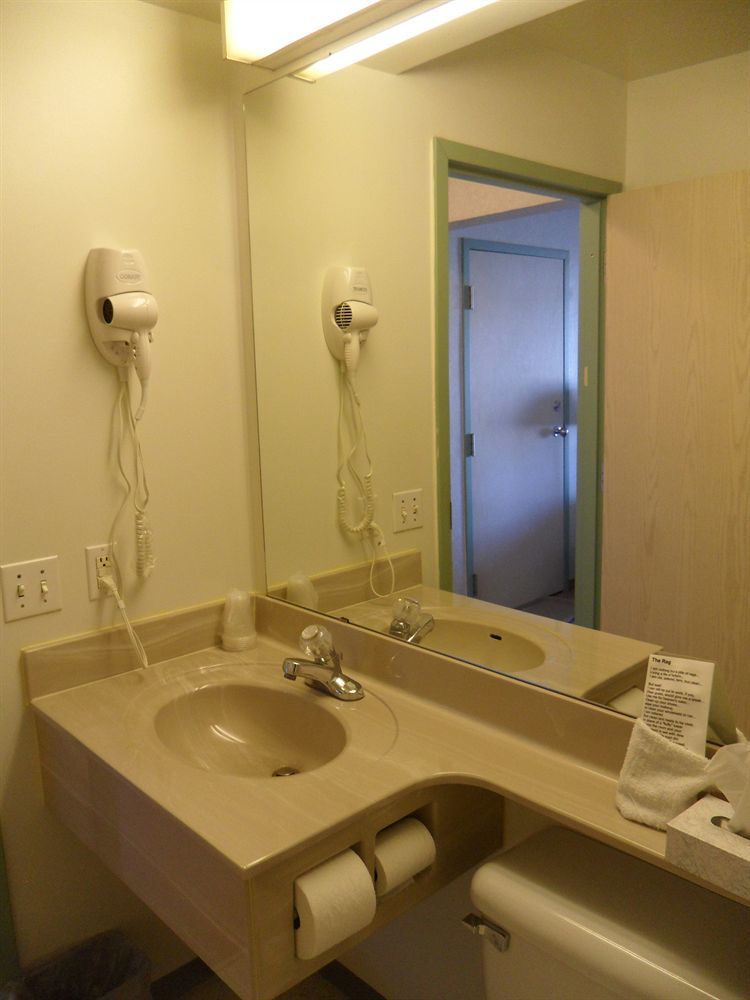 Bay Hill Inns & Suites Neepawa Kültér fotó