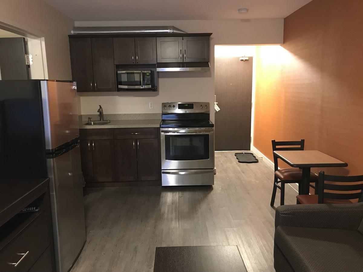 Bay Hill Inns & Suites Neepawa Kültér fotó