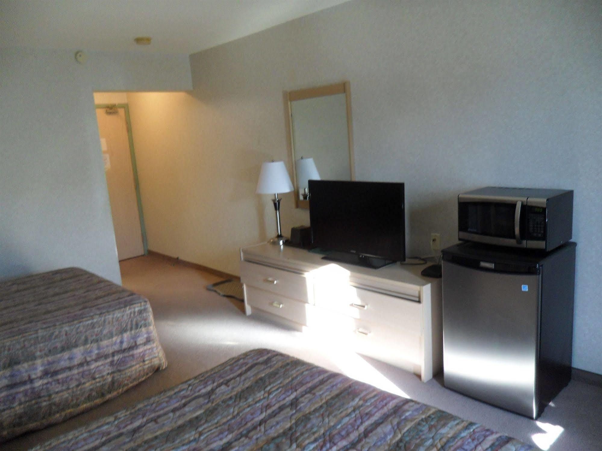 Bay Hill Inns & Suites Neepawa Kültér fotó