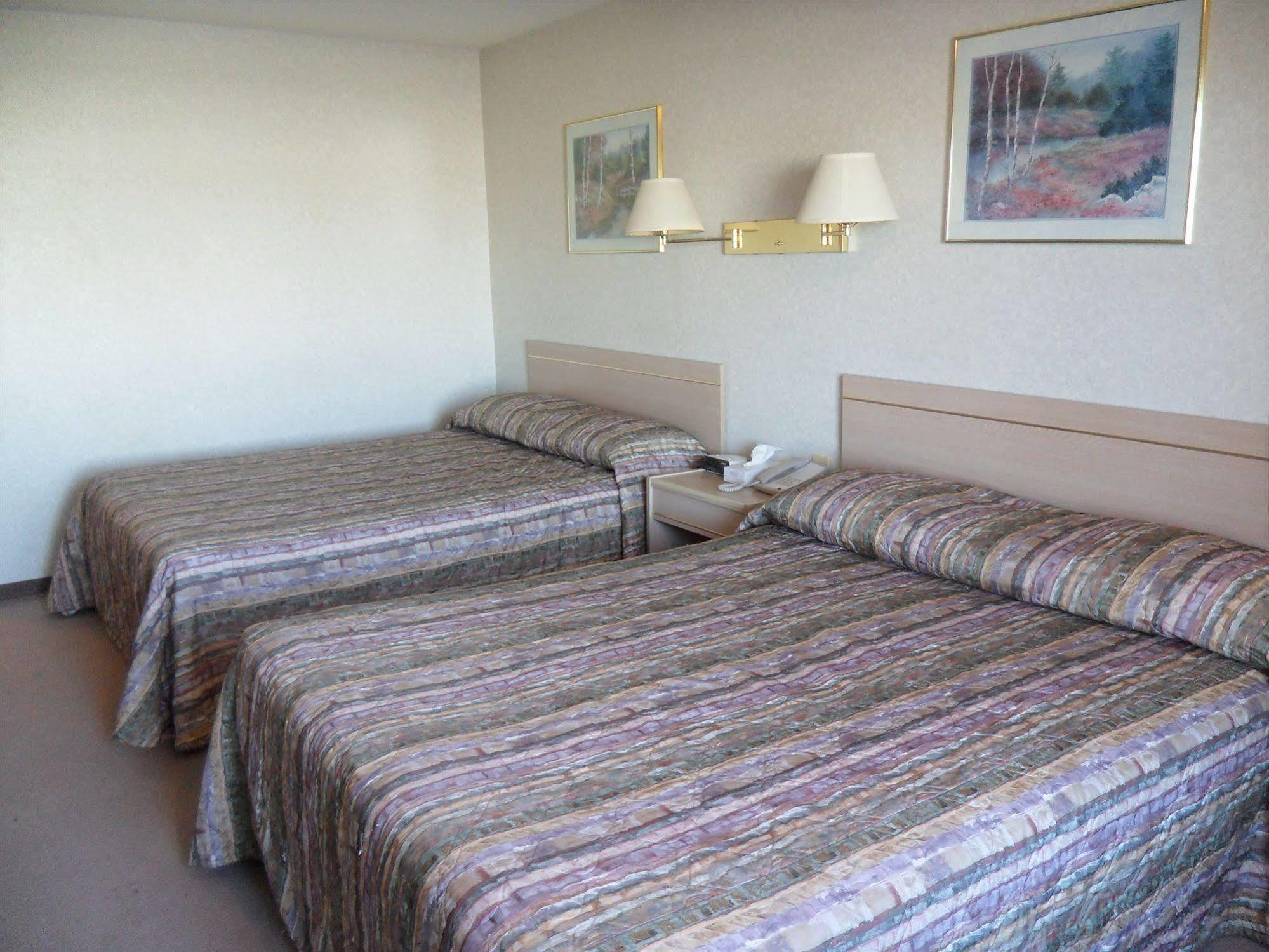 Bay Hill Inns & Suites Neepawa Kültér fotó