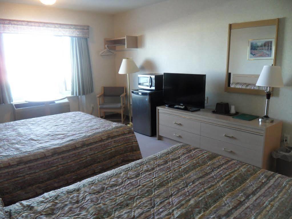 Bay Hill Inns & Suites Neepawa Kültér fotó