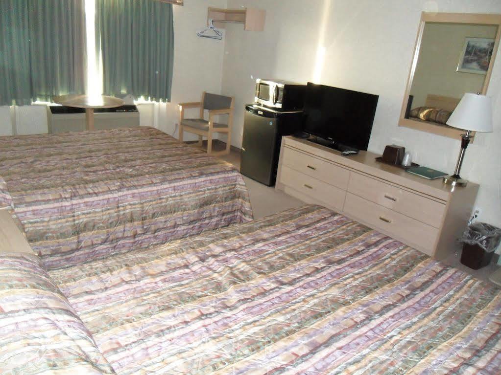 Bay Hill Inns & Suites Neepawa Kültér fotó