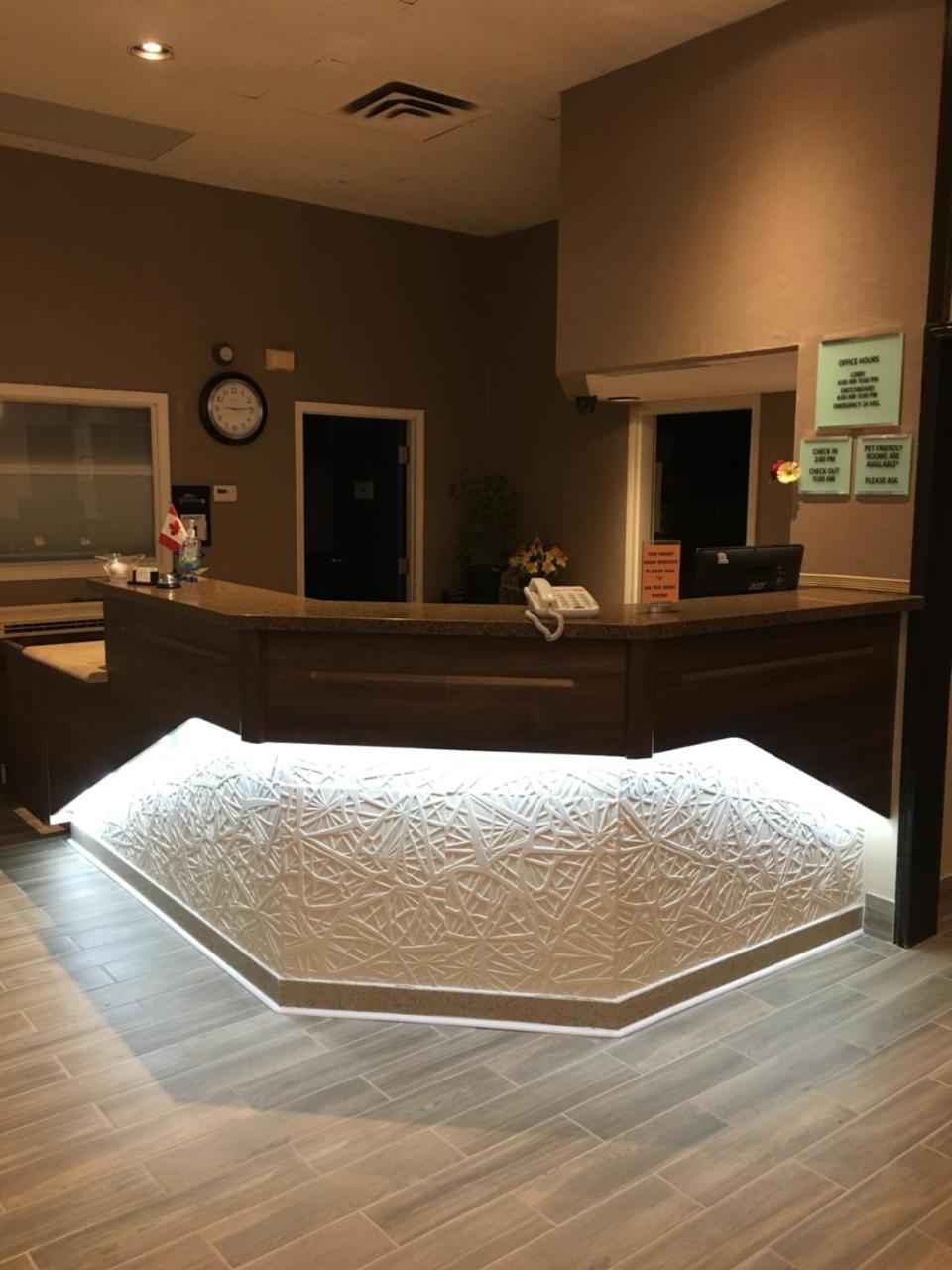 Bay Hill Inns & Suites Neepawa Kültér fotó