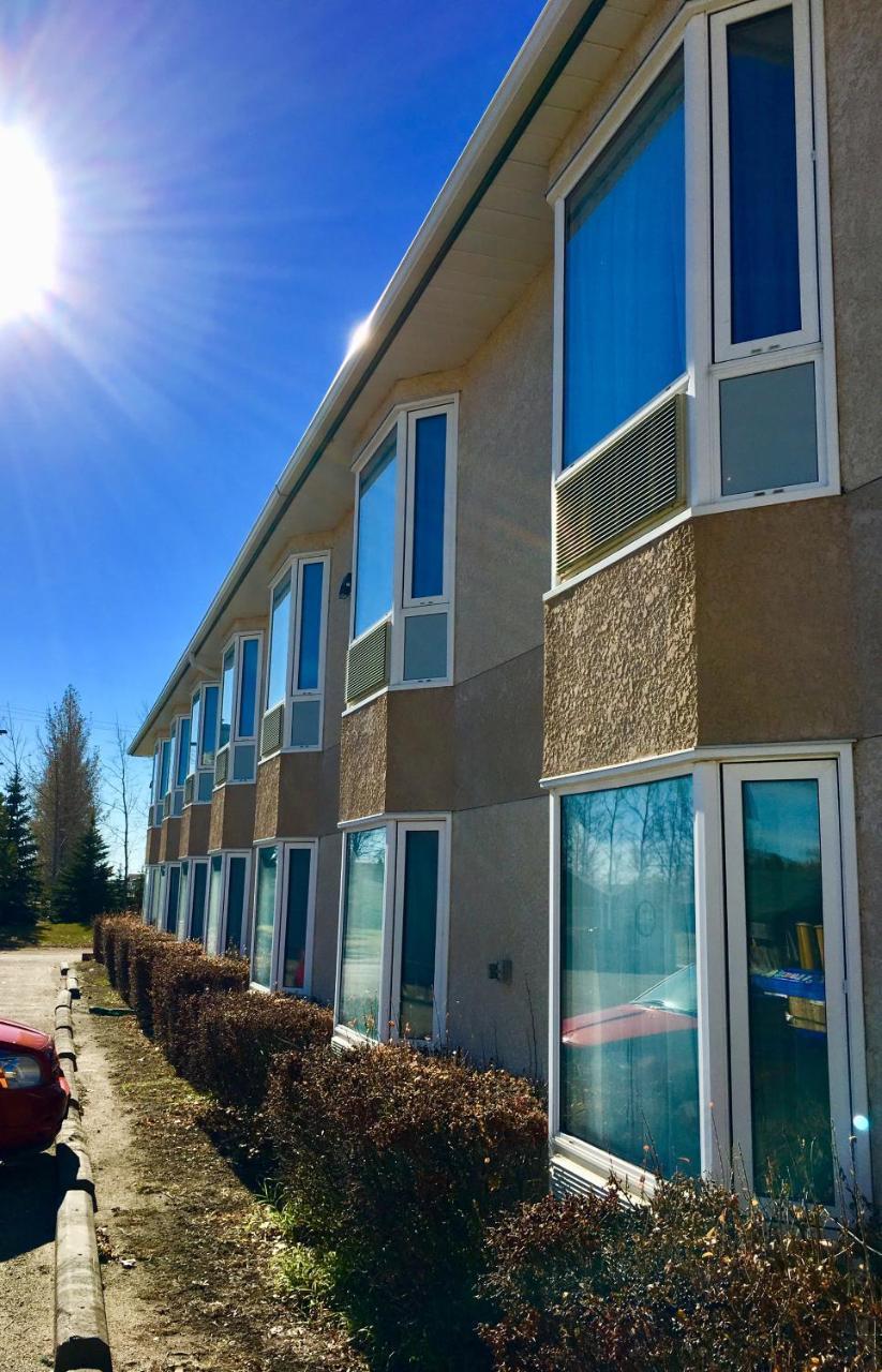 Bay Hill Inns & Suites Neepawa Kültér fotó