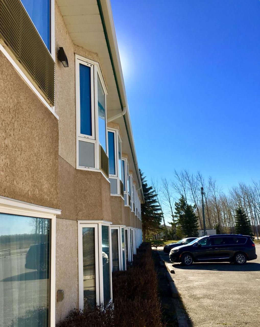 Bay Hill Inns & Suites Neepawa Kültér fotó